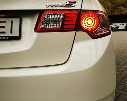 Белый Хонда Аккорд, объемом двигателя 2.35 л и пробегом 118 тыс. км за 12500 $, фото 18 на Automoto.ua