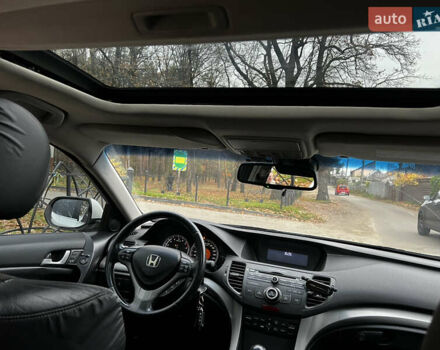 Белый Хонда Аккорд, объемом двигателя 2.35 л и пробегом 226 тыс. км за 9000 $, фото 11 на Automoto.ua