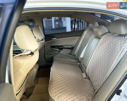Білий Хонда Аккорд, об'ємом двигуна 2.35 л та пробігом 267 тис. км за 8500 $, фото 9 на Automoto.ua