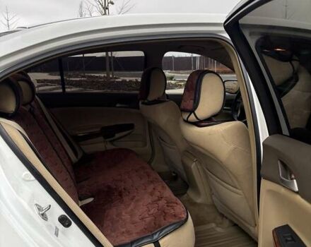 Білий Хонда Аккорд, об'ємом двигуна 2.35 л та пробігом 260 тис. км за 6750 $, фото 9 на Automoto.ua