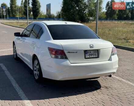 Белый Хонда Аккорд, объемом двигателя 2.4 л и пробегом 177 тыс. км за 8250 $, фото 3 на Automoto.ua