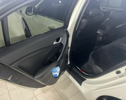 Белый Хонда Аккорд, объемом двигателя 2 л и пробегом 198 тыс. км за 10700 $, фото 2 на Automoto.ua