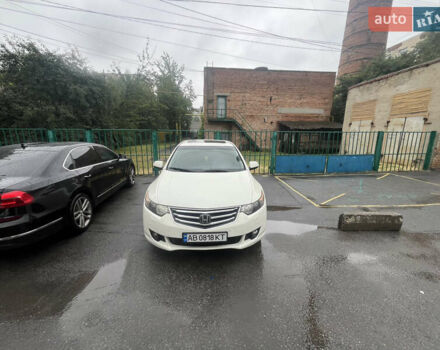 Белый Хонда Аккорд, объемом двигателя 2.35 л и пробегом 192 тыс. км за 8700 $, фото 5 на Automoto.ua