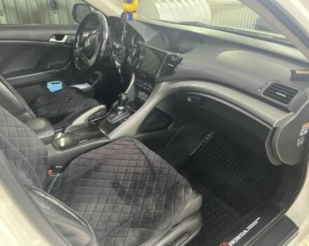 Белый Хонда Аккорд, объемом двигателя 2 л и пробегом 198 тыс. км за 10700 $, фото 7 на Automoto.ua