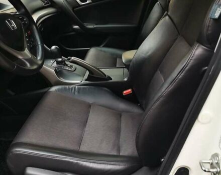 Белый Хонда Аккорд, объемом двигателя 2.35 л и пробегом 118 тыс. км за 12500 $, фото 20 на Automoto.ua