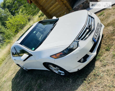Белый Хонда Аккорд, объемом двигателя 2.4 л и пробегом 226 тыс. км за 9900 $, фото 1 на Automoto.ua