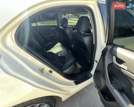 Белый Хонда Аккорд, объемом двигателя 2.4 л и пробегом 267 тыс. км за 9500 $, фото 12 на Automoto.ua