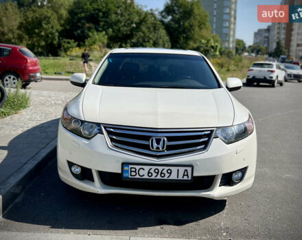 Белый Хонда Аккорд, объемом двигателя 2.4 л и пробегом 267 тыс. км за 9500 $, фото 1 на Automoto.ua