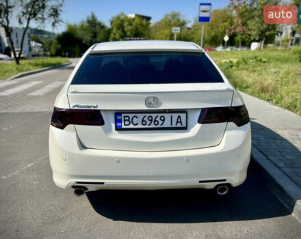 Белый Хонда Аккорд, объемом двигателя 2.4 л и пробегом 267 тыс. км за 9500 $, фото 4 на Automoto.ua