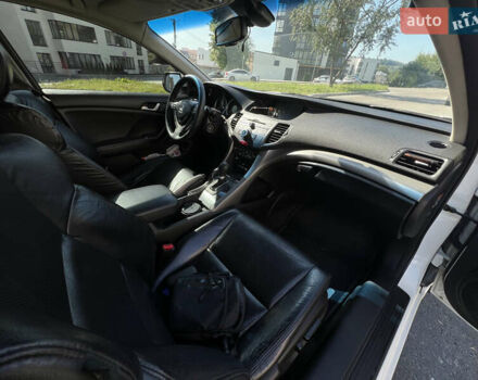 Белый Хонда Аккорд, объемом двигателя 2.4 л и пробегом 267 тыс. км за 9500 $, фото 10 на Automoto.ua