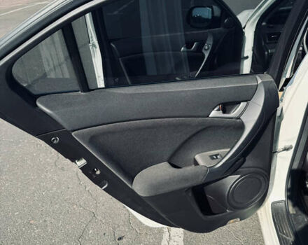 Белый Хонда Аккорд, объемом двигателя 2.2 л и пробегом 291 тыс. км за 8800 $, фото 12 на Automoto.ua