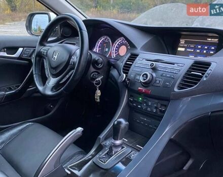 Белый Хонда Аккорд, объемом двигателя 2.4 л и пробегом 177 тыс. км за 9900 $, фото 32 на Automoto.ua