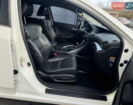 Белый Хонда Аккорд, объемом двигателя 2.35 л и пробегом 195 тыс. км за 10800 $, фото 41 на Automoto.ua