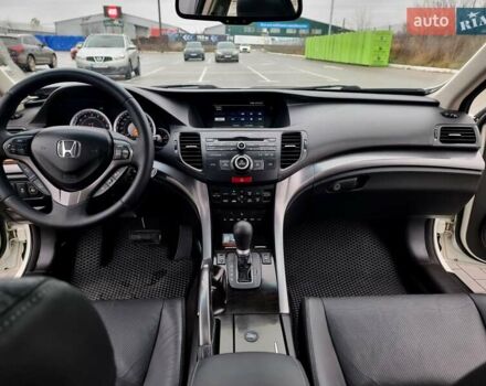 Белый Хонда Аккорд, объемом двигателя 2.35 л и пробегом 227 тыс. км за 10950 $, фото 24 на Automoto.ua