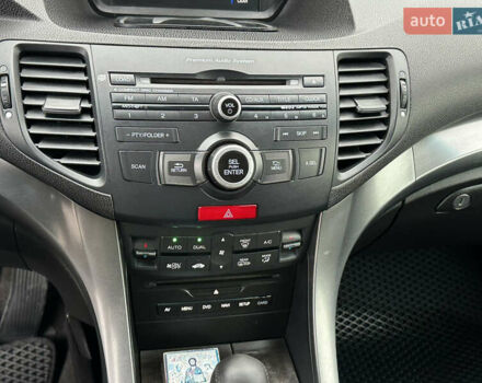 Белый Хонда Аккорд, объемом двигателя 2.4 л и пробегом 227 тыс. км за 9999 $, фото 35 на Automoto.ua