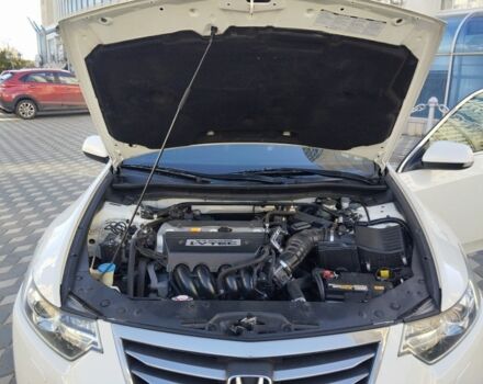 Белый Хонда Аккорд, объемом двигателя 2.4 л и пробегом 210 тыс. км за 9500 $, фото 4 на Automoto.ua