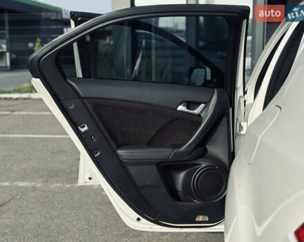 Білий Хонда Аккорд, об'ємом двигуна 2.35 л та пробігом 156 тис. км за 9999 $, фото 13 на Automoto.ua