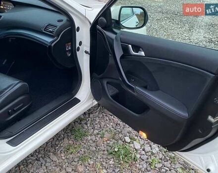 Белый Хонда Аккорд, объемом двигателя 2.4 л и пробегом 177 тыс. км за 9900 $, фото 34 на Automoto.ua