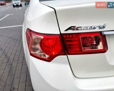 Белый Хонда Аккорд, объемом двигателя 2.35 л и пробегом 227 тыс. км за 10950 $, фото 6 на Automoto.ua