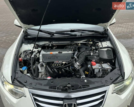 Белый Хонда Аккорд, объемом двигателя 2.4 л и пробегом 227 тыс. км за 9999 $, фото 55 на Automoto.ua