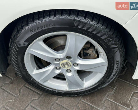 Белый Хонда Аккорд, объемом двигателя 2.4 л и пробегом 227 тыс. км за 9999 $, фото 6 на Automoto.ua