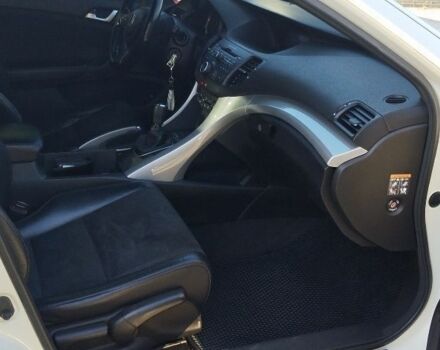 Белый Хонда Аккорд, объемом двигателя 2.4 л и пробегом 210 тыс. км за 9500 $, фото 6 на Automoto.ua