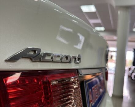 Белый Хонда Аккорд, объемом двигателя 2 л и пробегом 189 тыс. км за 9900 $, фото 2 на Automoto.ua