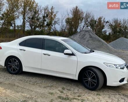 Белый Хонда Аккорд, объемом двигателя 2.4 л и пробегом 177 тыс. км за 9900 $, фото 7 на Automoto.ua