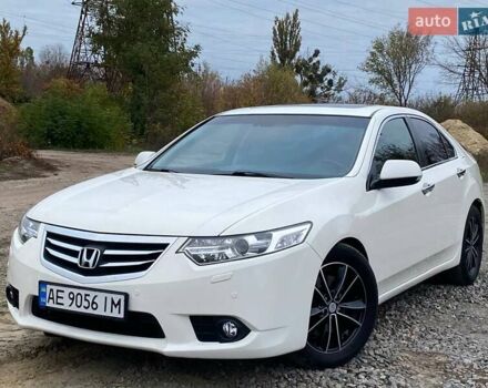 Белый Хонда Аккорд, объемом двигателя 2.4 л и пробегом 177 тыс. км за 9900 $, фото 5 на Automoto.ua