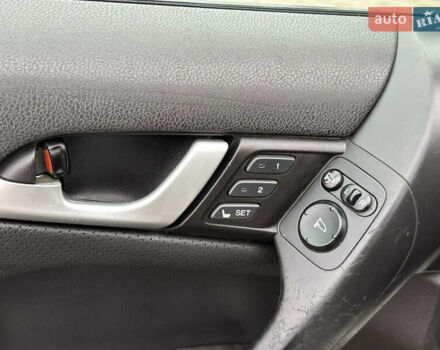 Белый Хонда Аккорд, объемом двигателя 2.4 л и пробегом 227 тыс. км за 9999 $, фото 25 на Automoto.ua