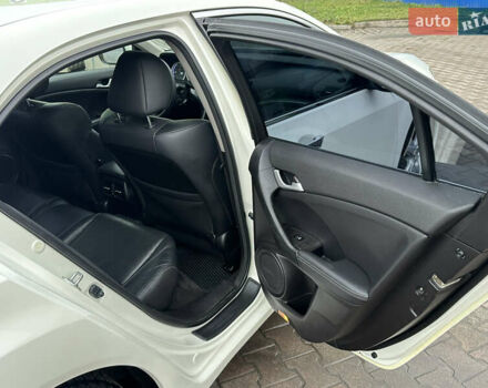 Белый Хонда Аккорд, объемом двигателя 2.4 л и пробегом 227 тыс. км за 9999 $, фото 47 на Automoto.ua