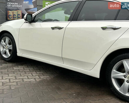 Белый Хонда Аккорд, объемом двигателя 2.4 л и пробегом 227 тыс. км за 9999 $, фото 18 на Automoto.ua