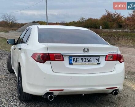 Белый Хонда Аккорд, объемом двигателя 2.4 л и пробегом 177 тыс. км за 9900 $, фото 13 на Automoto.ua