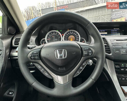 Белый Хонда Аккорд, объемом двигателя 2.4 л и пробегом 227 тыс. км за 9999 $, фото 44 на Automoto.ua