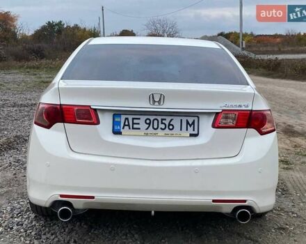 Белый Хонда Аккорд, объемом двигателя 2.4 л и пробегом 177 тыс. км за 9900 $, фото 2 на Automoto.ua