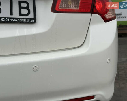 Белый Хонда Аккорд, объемом двигателя 2.4 л и пробегом 227 тыс. км за 9999 $, фото 14 на Automoto.ua