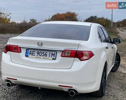 Белый Хонда Аккорд, объемом двигателя 2.4 л и пробегом 177 тыс. км за 9900 $, фото 11 на Automoto.ua