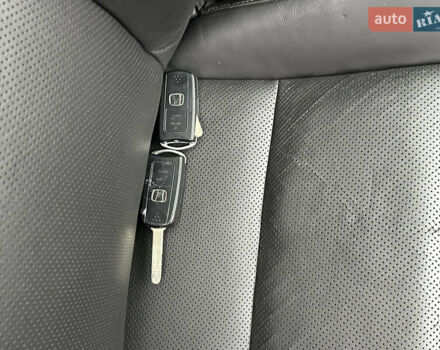 Белый Хонда Аккорд, объемом двигателя 2.4 л и пробегом 227 тыс. км за 9999 $, фото 52 на Automoto.ua