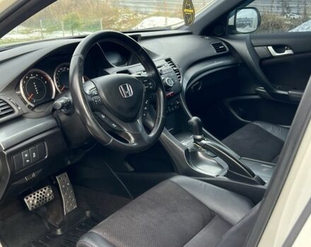 Белый Хонда Аккорд, объемом двигателя 2.4 л и пробегом 165 тыс. км за 11850 $, фото 17 на Automoto.ua