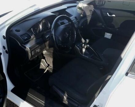 Белый Хонда Аккорд, объемом двигателя 2 л и пробегом 164 тыс. км за 12000 $, фото 7 на Automoto.ua