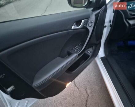 Белый Хонда Аккорд, объемом двигателя 2 л и пробегом 199 тыс. км за 10950 $, фото 10 на Automoto.ua