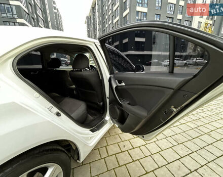 Белый Хонда Аккорд, объемом двигателя 2 л и пробегом 231 тыс. км за 8950 $, фото 22 на Automoto.ua