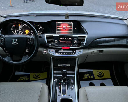 Белый Хонда Аккорд, объемом двигателя 3.47 л и пробегом 140 тыс. км за 12999 $, фото 8 на Automoto.ua