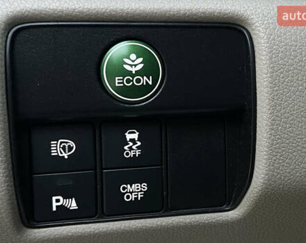 Белый Хонда Аккорд, объемом двигателя 3.47 л и пробегом 140 тыс. км за 12999 $, фото 15 на Automoto.ua