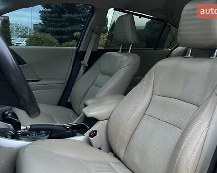 Белый Хонда Аккорд, объемом двигателя 3.47 л и пробегом 140 тыс. км за 12999 $, фото 17 на Automoto.ua