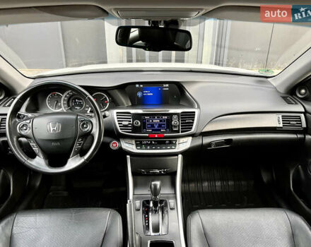 Белый Хонда Аккорд, объемом двигателя 2.4 л и пробегом 185 тыс. км за 12900 $, фото 30 на Automoto.ua