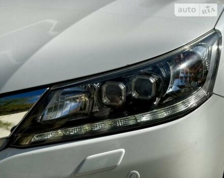 Белый Хонда Аккорд, объемом двигателя 2.4 л и пробегом 180 тыс. км за 13400 $, фото 1 на Automoto.ua