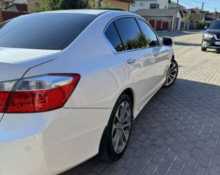 Белый Хонда Аккорд, объемом двигателя 3.47 л и пробегом 238 тыс. км за 14700 $, фото 5 на Automoto.ua