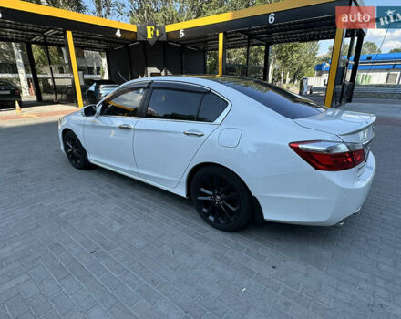 Белый Хонда Аккорд, объемом двигателя 2.4 л и пробегом 175 тыс. км за 13500 $, фото 3 на Automoto.ua