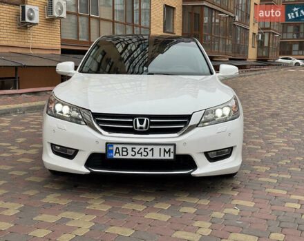 Белый Хонда Аккорд, объемом двигателя 2.36 л и пробегом 162 тыс. км за 13900 $, фото 1 на Automoto.ua
